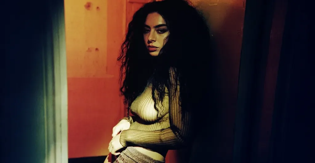 Charli XCX Film The Moment: Erster Trailer enthüllt Stars